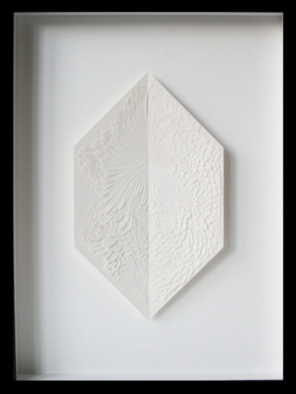 Bas-relief on paper, 20 x 11,5 cm<br>
Private collection